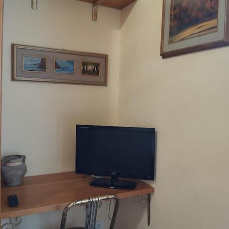 The Family House Hotell Livorno Exteriör bild