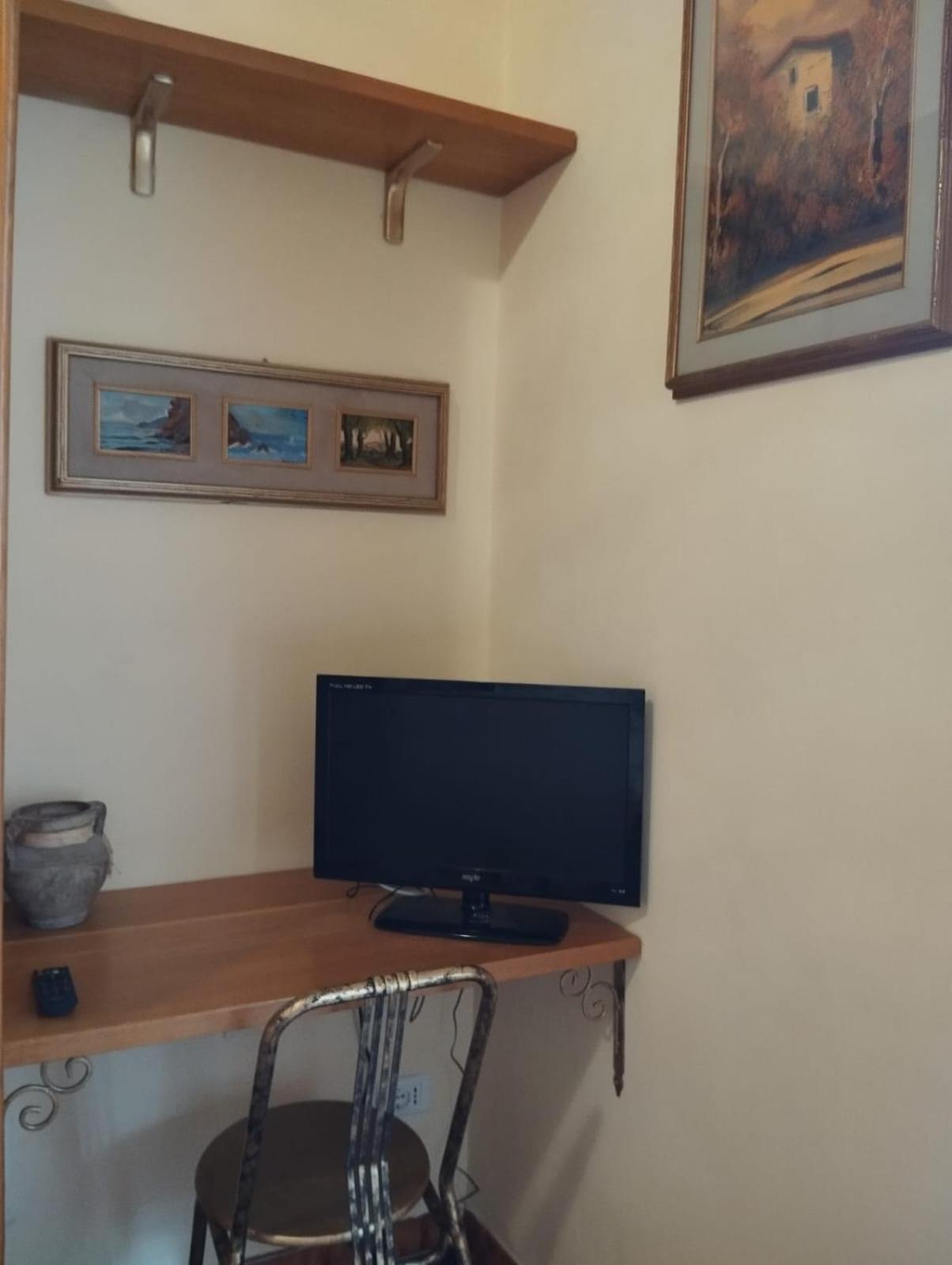 The Family House Hotell Livorno Exteriör bild