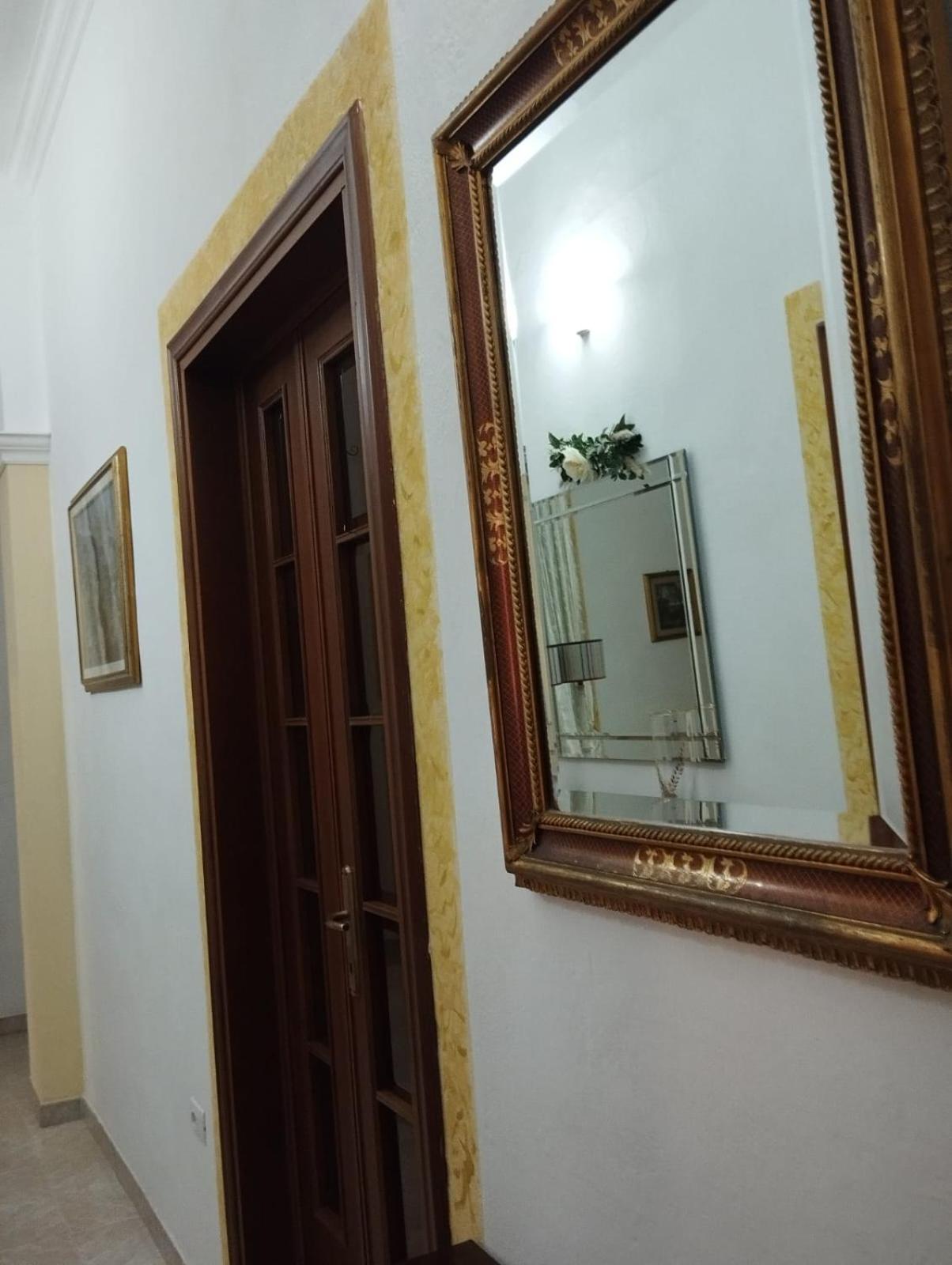 The Family House Hotell Livorno Exteriör bild