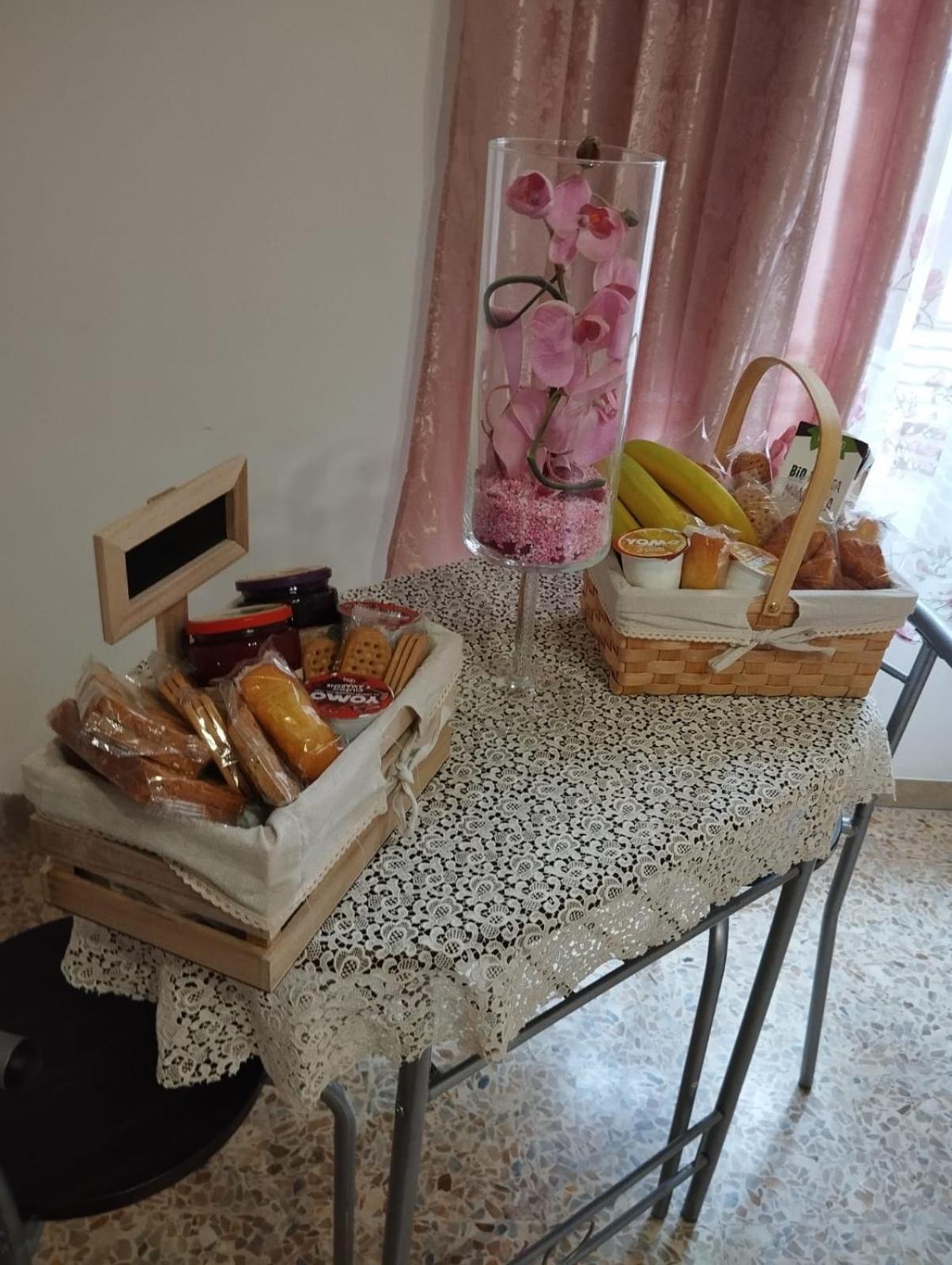 The Family House Hotell Livorno Exteriör bild